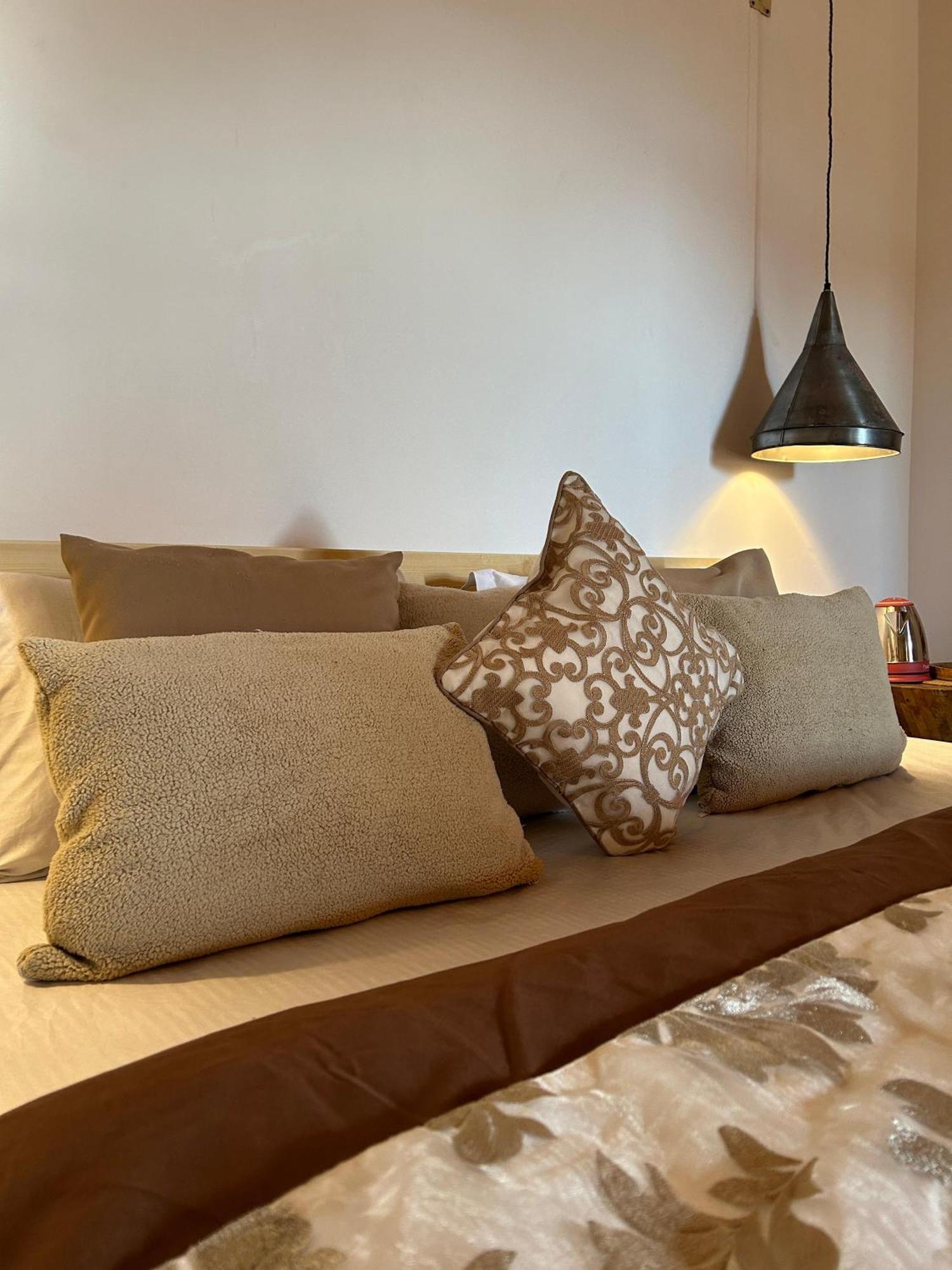 Nazaara -Thhpsociety - Mukteshwar - Witness The View From Your Bed ภายนอก รูปภาพ